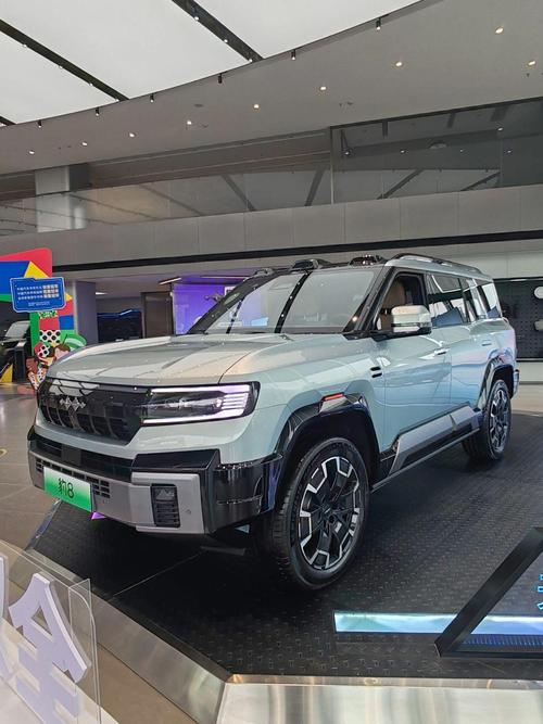 重庆251比亚迪方程豹硬派越野的爆款，英菲尼迪35周年与你共成长